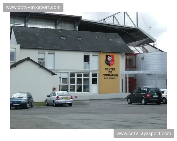 雷恩青训采用文化课与专业训练双轨制，科学化培养体系受认可