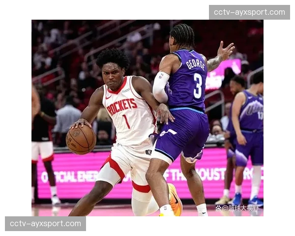 通讯：火箭与爵士鏖战四节，比赛最后五分钟双方共计请求四次暂停布置攻防战术。